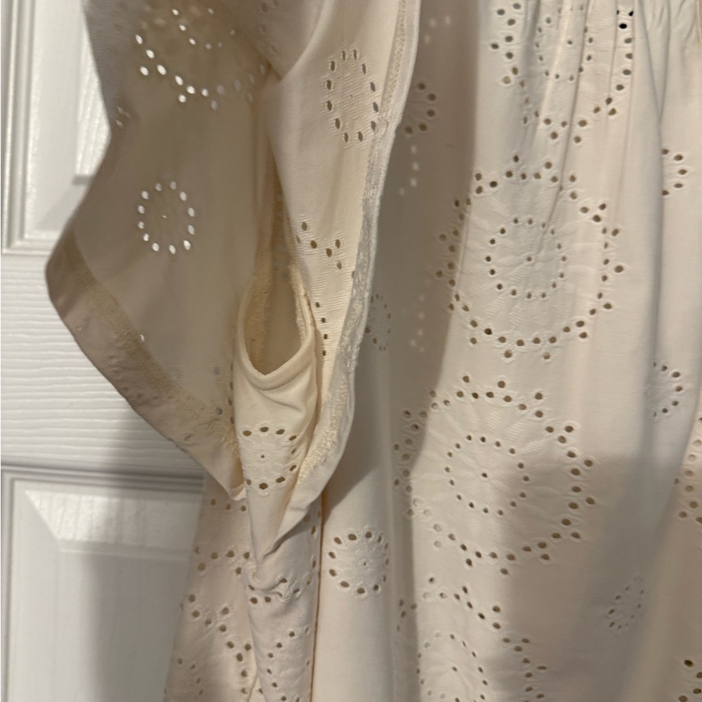 Ann Taylor Cream  Eyelet Women Top Medium - Picture 3 of 5